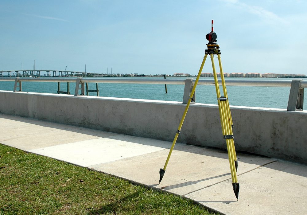 surveying-3035404_1920